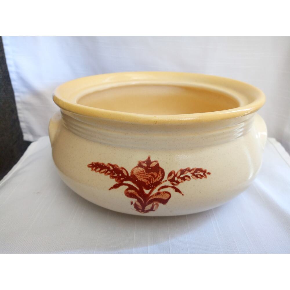 HULL OVEN PROOF CASSEROLE POT & SERVE SPROUTS 2 QUART BEIGE 3.25" X 8" NO COVER